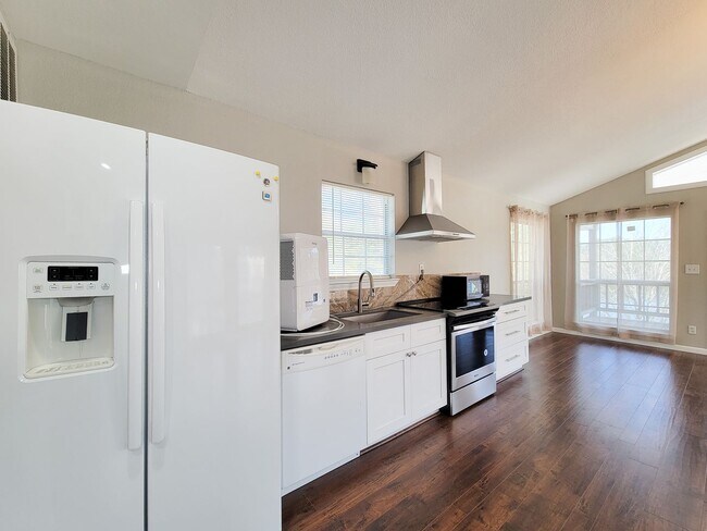 Building Photo - Escape to your updated 3-bed, 2-bath oasis in Goodrich, TX, featuring modern finishes, an open la...