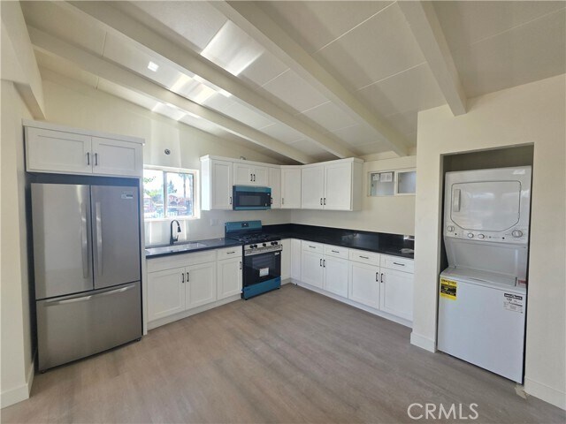 Building Photo - 13030 Bradwell Ave