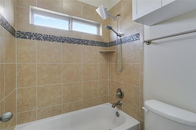 Building Photo - 3009 Silvergrass Cv