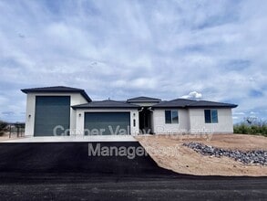 Building Photo - 13868 E Barwick Dr