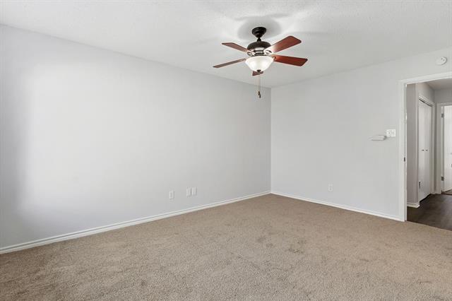 Building Photo - 3550 Country Square Dr
