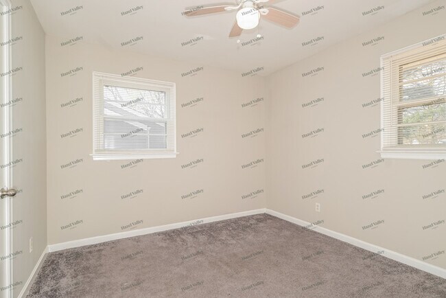 Building Photo - 245 St Regis Ln