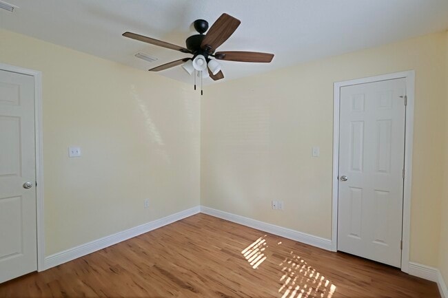 Building Photo - 2168 Paloma St