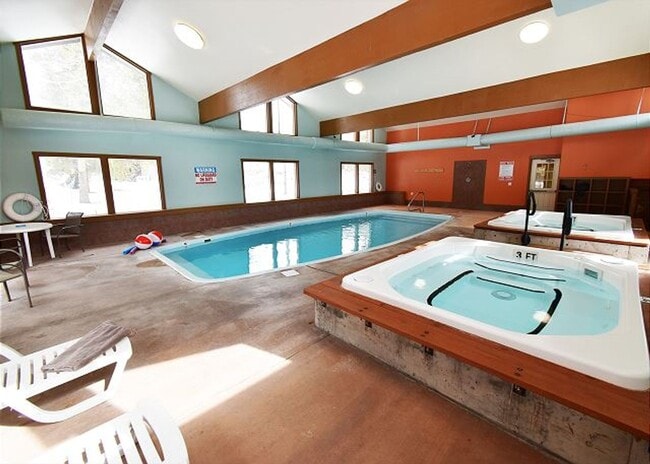 Building Photo - Winter Seasonal Rental- Lake Cliffe 201B