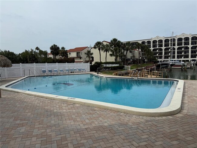 Building Photo - 255 Dolphin Point