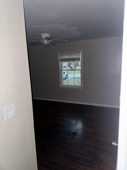 Bedroom - 5345 Orchard Pl