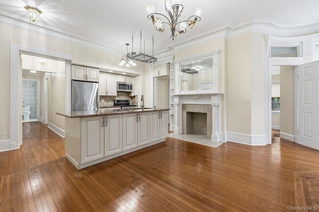 Building Photo - 61 Orchard Ave