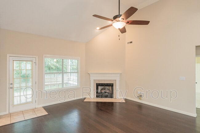 Building Photo - 686 Old Cahaba Dr