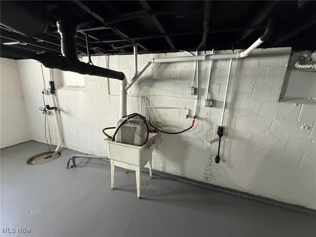 Building Photo - 23058 Drake Rd