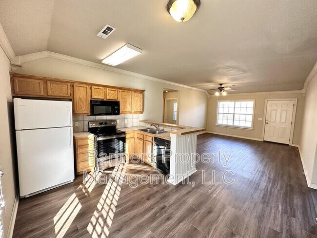 Building Photo - 1112 West Hendrix Street