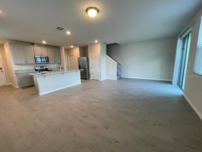 Building Photo - 407 Legacy Lp