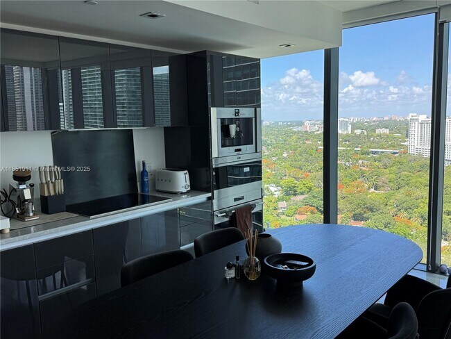 Building Photo - 1451 Brickell Ave