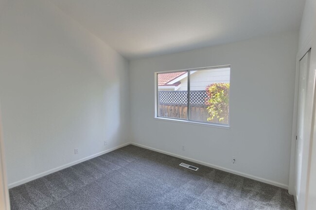 Building Photo - 4-Bedroom 2-Bathroom Saratoga Home