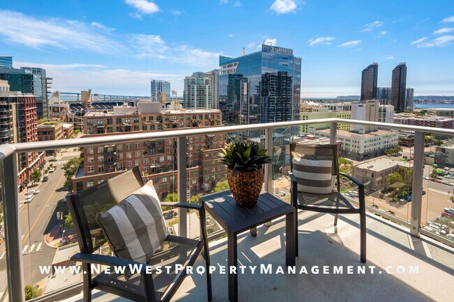 Building Photo - Stunning Fully Furnished East Village 2 Be...