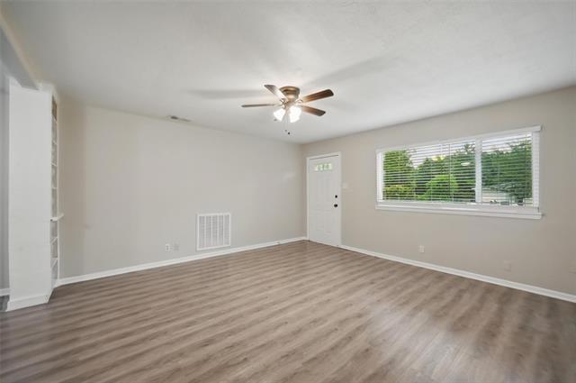 Building Photo - 1201 Park Dr
