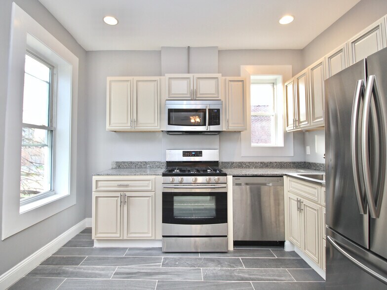 Building Photo - 3526 Vista Ave