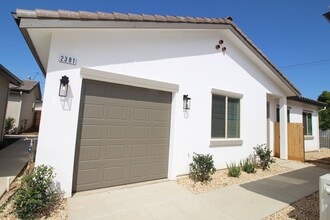 Building Photo - 2345 N Arthur Ave