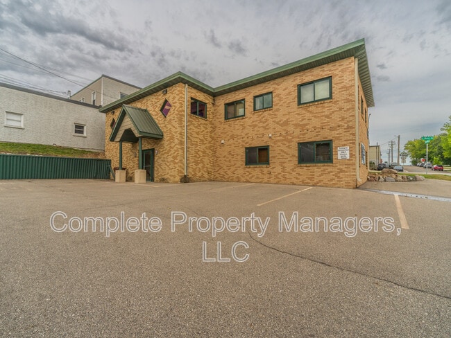 Building Photo - 222 E Main St