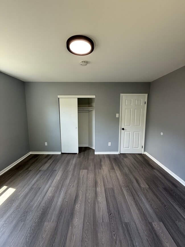 Building Photo - 309 Ellis Ct
