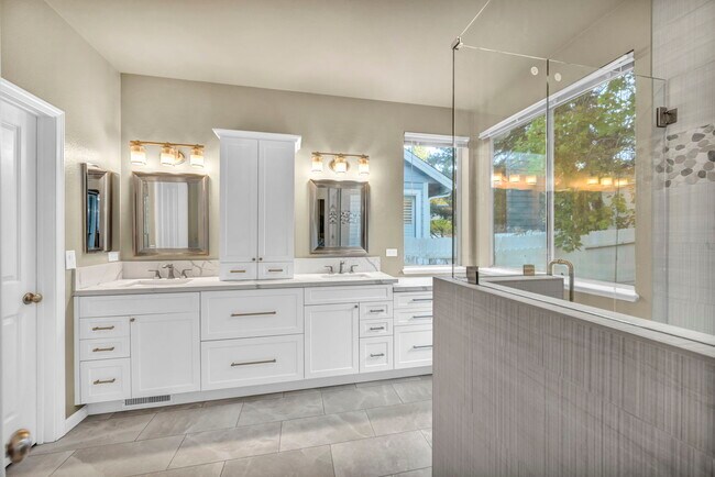 Building Photo - 4731 Ellicott Wy