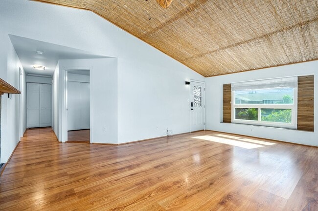 Building Photo - Remodeled 2 Bed/ 1 Bath Main House in North Kihei