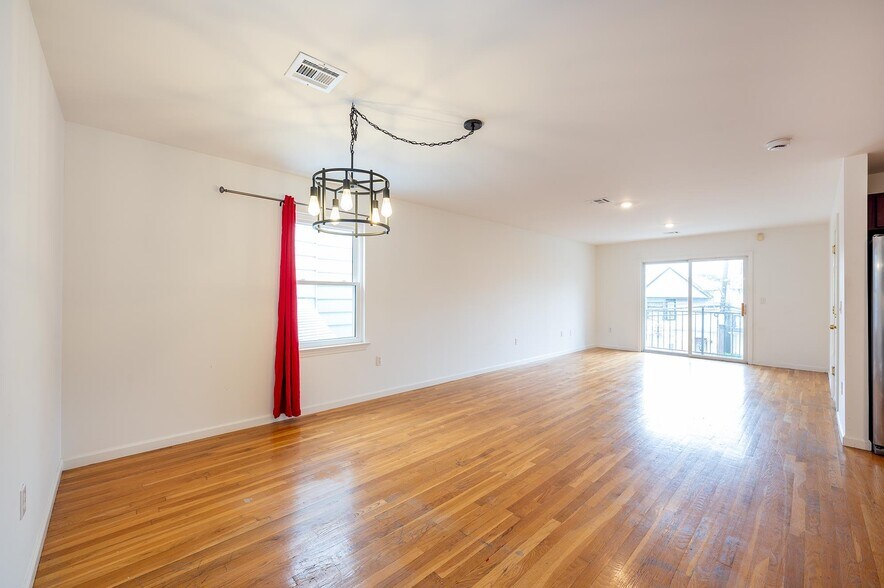 Building Photo - 108 Claremont Ave
