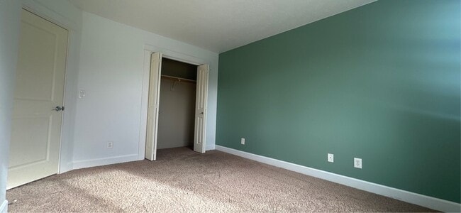 Building Photo - 913 Pintail St