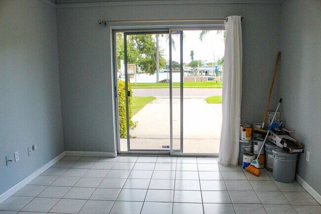 Building Photo - 178 175th Ave E