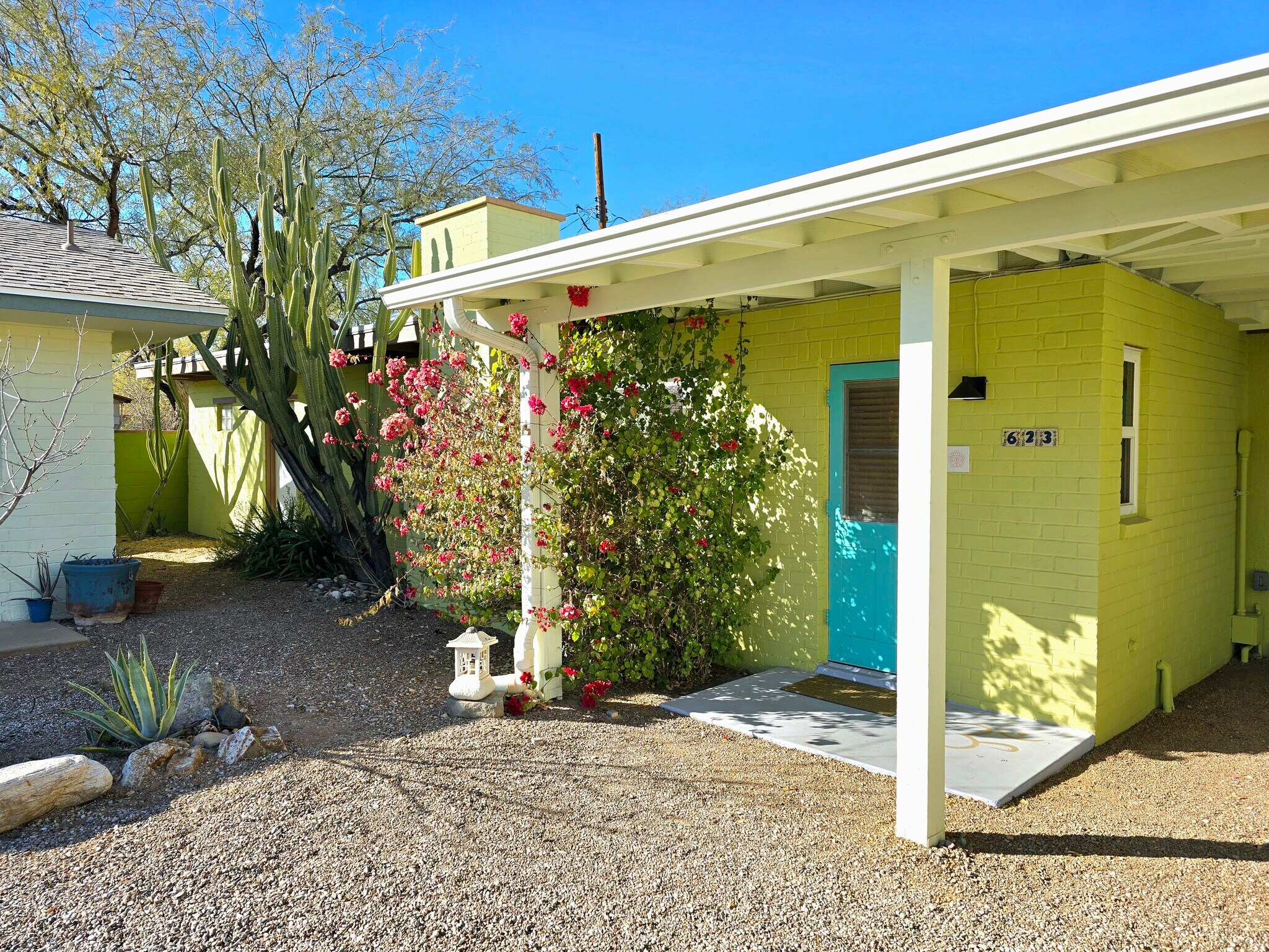 Building Photo - 619 N Jerrie Ave