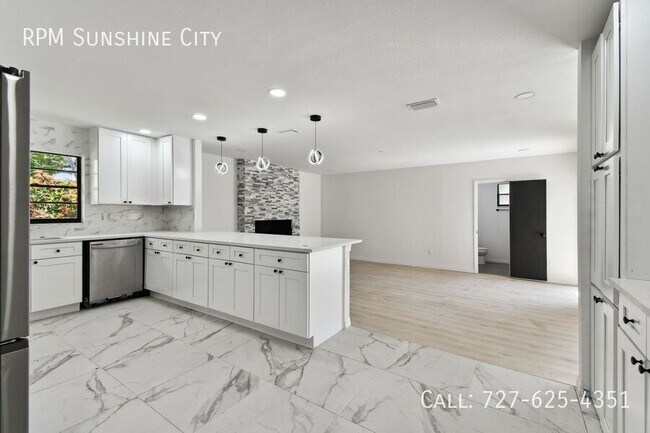 Building Photo - 4310 Columbus Way S