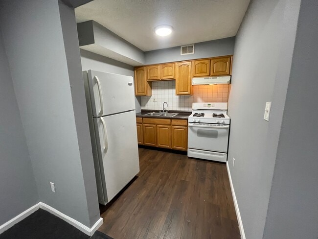 Kitchen - 2712 E 29th St