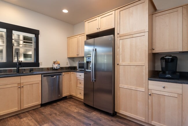 Building Photo - Furnished Northwest Crossing Craftsman in Quiet Cul-de-Sac