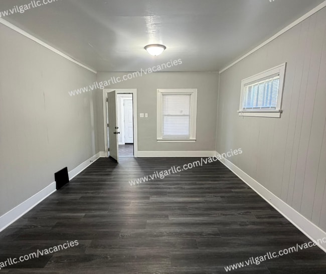 Building Photo - Newly Renovated 3 - Bedrooms • 1-Bathroom Home