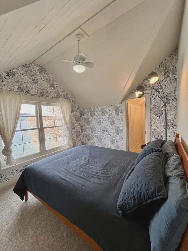 Building Photo - Fully Furnished House plus Mother-in-law suite - Lake Views & Access - Winter Rental Only