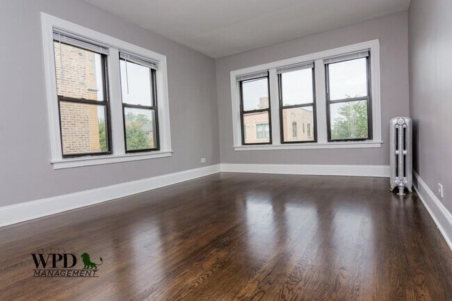 Building Photo - 3 bedroom in Chicago IL 60620