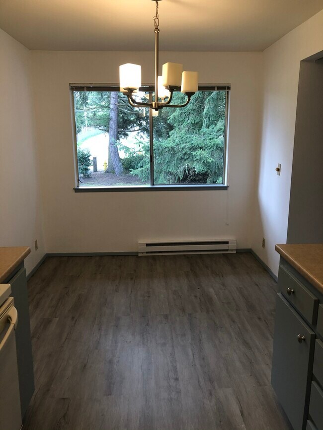 Building Photo - 17109 NE 45th St