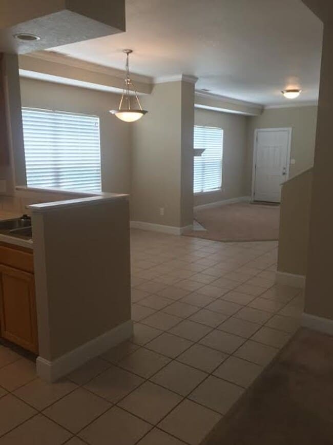 Building Photo - Updated 3x3.5 near Clinton Lake!