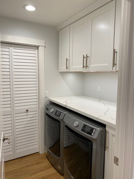 Building Photo - 1313 Lawton Ave