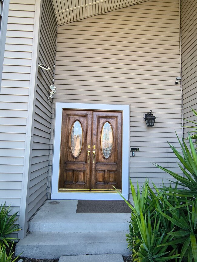 Building Photo - Beautiful and Spacious Two Story 4 Bed/3 Bath Home For Rent In Hercules!!!