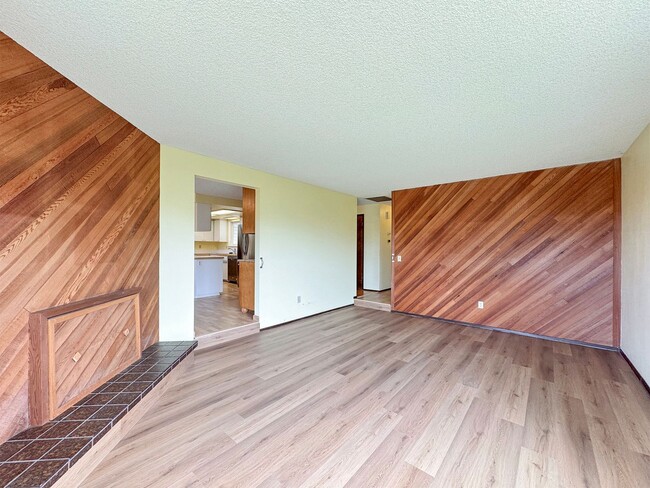 Building Photo - 41 McLaughlin Rd