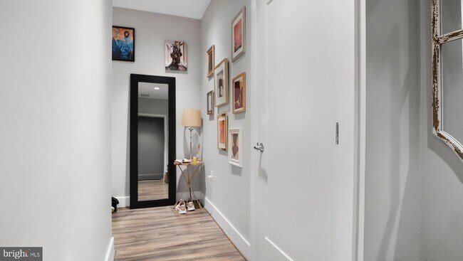 Building Photo - 1111 Orren St NE