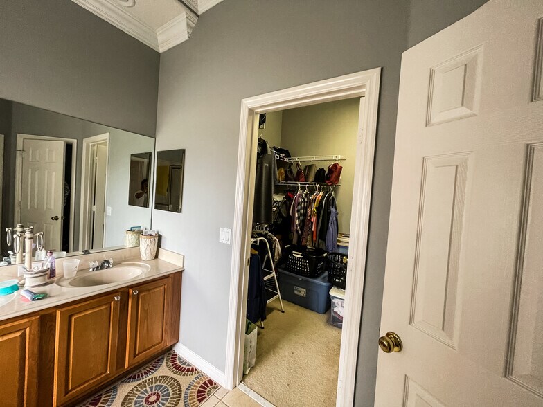 Building Photo - 1114 Darnaby Way