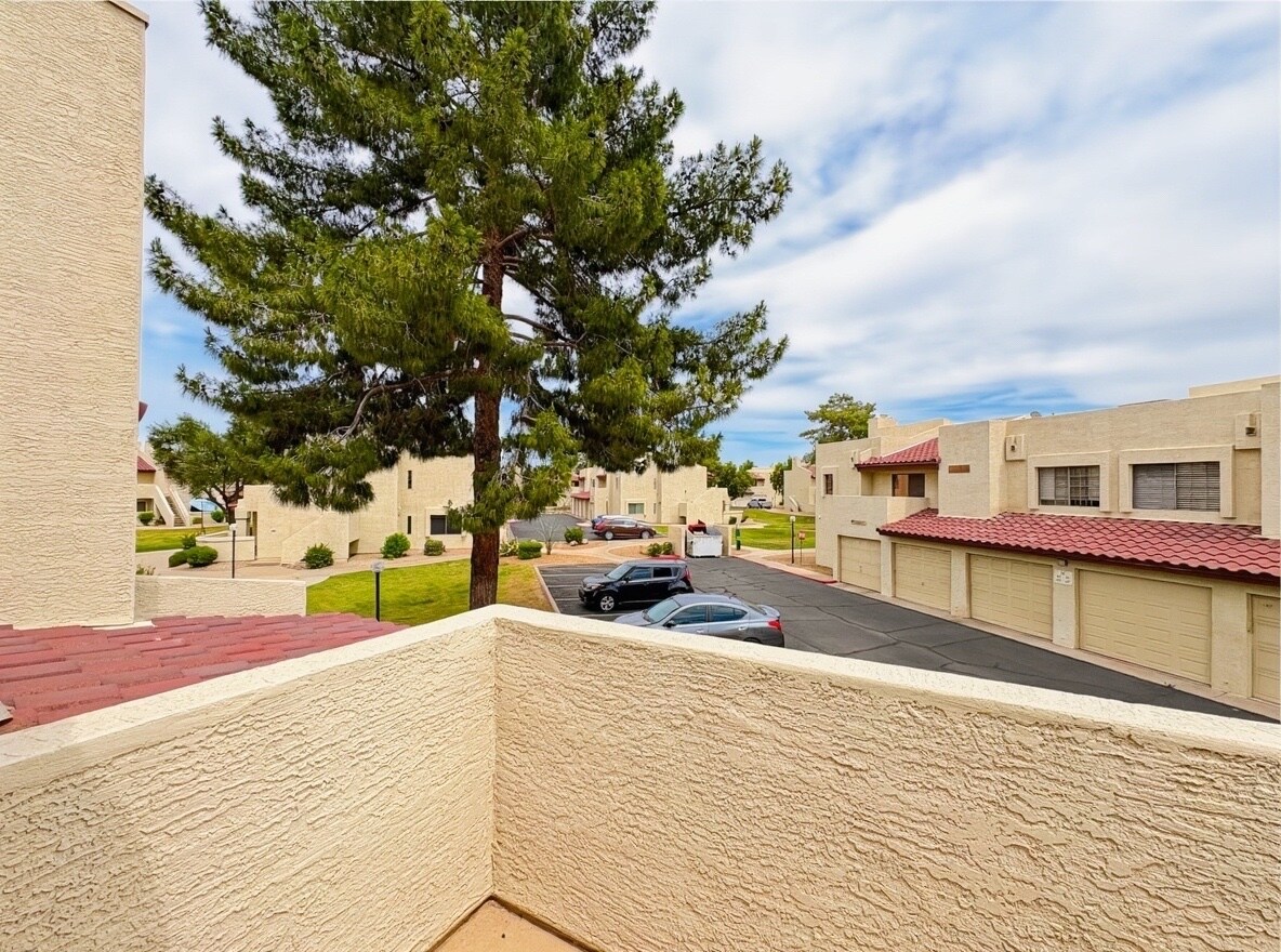 Building Photo - 2020 W Union Hills Dr