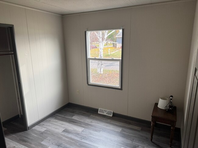 Building Photo - 1225-1213 13th St SE