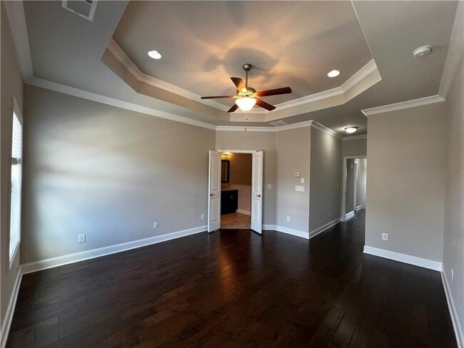 Building Photo - 1075 Township Square