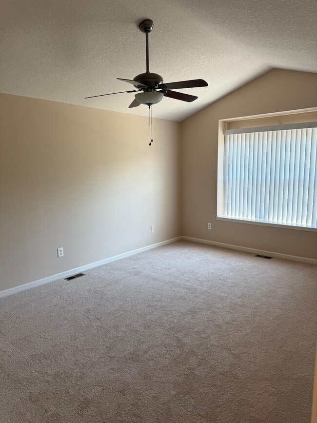 Building Photo - 28813 Cullen Dr