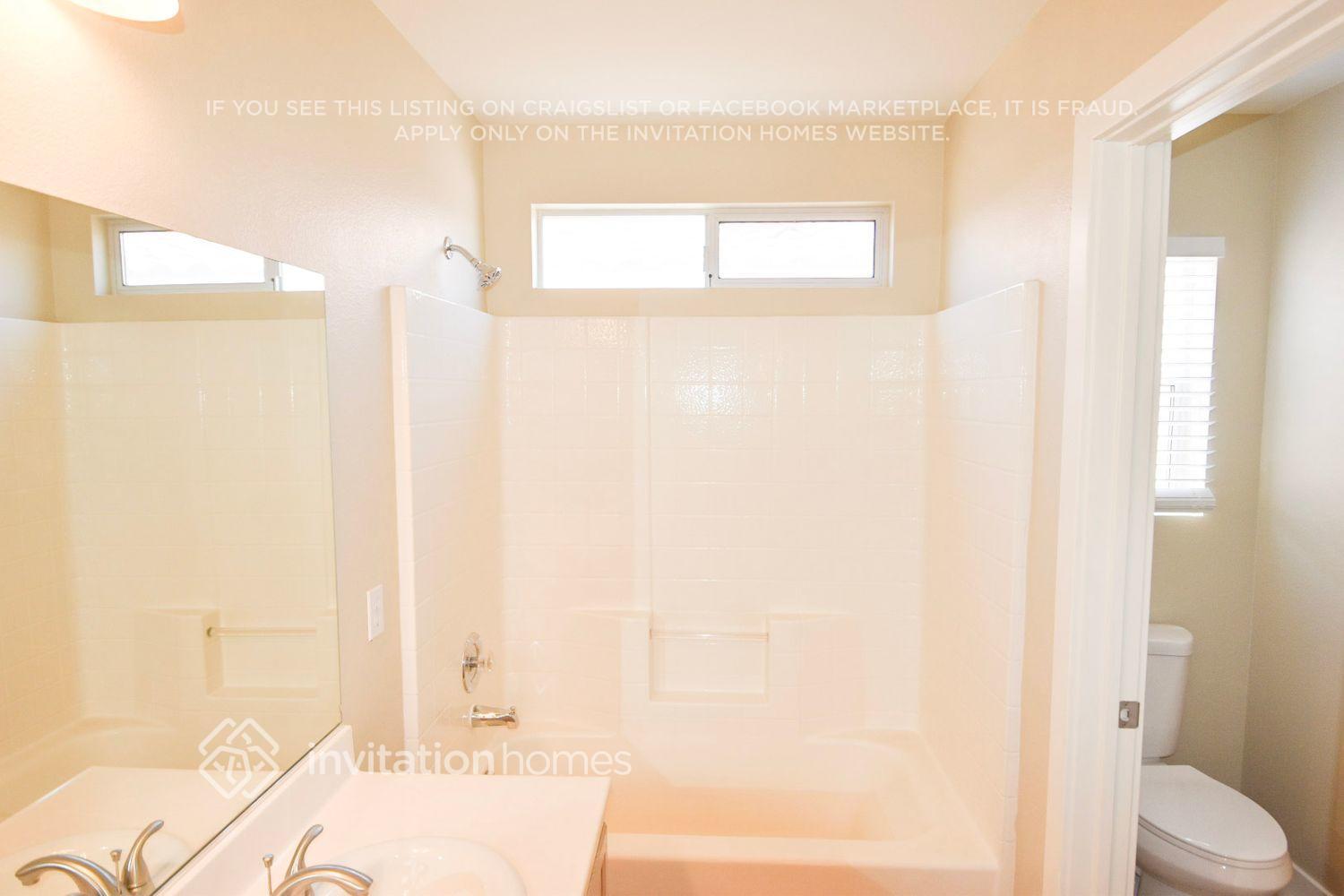 Building Photo - 9590 Friant St