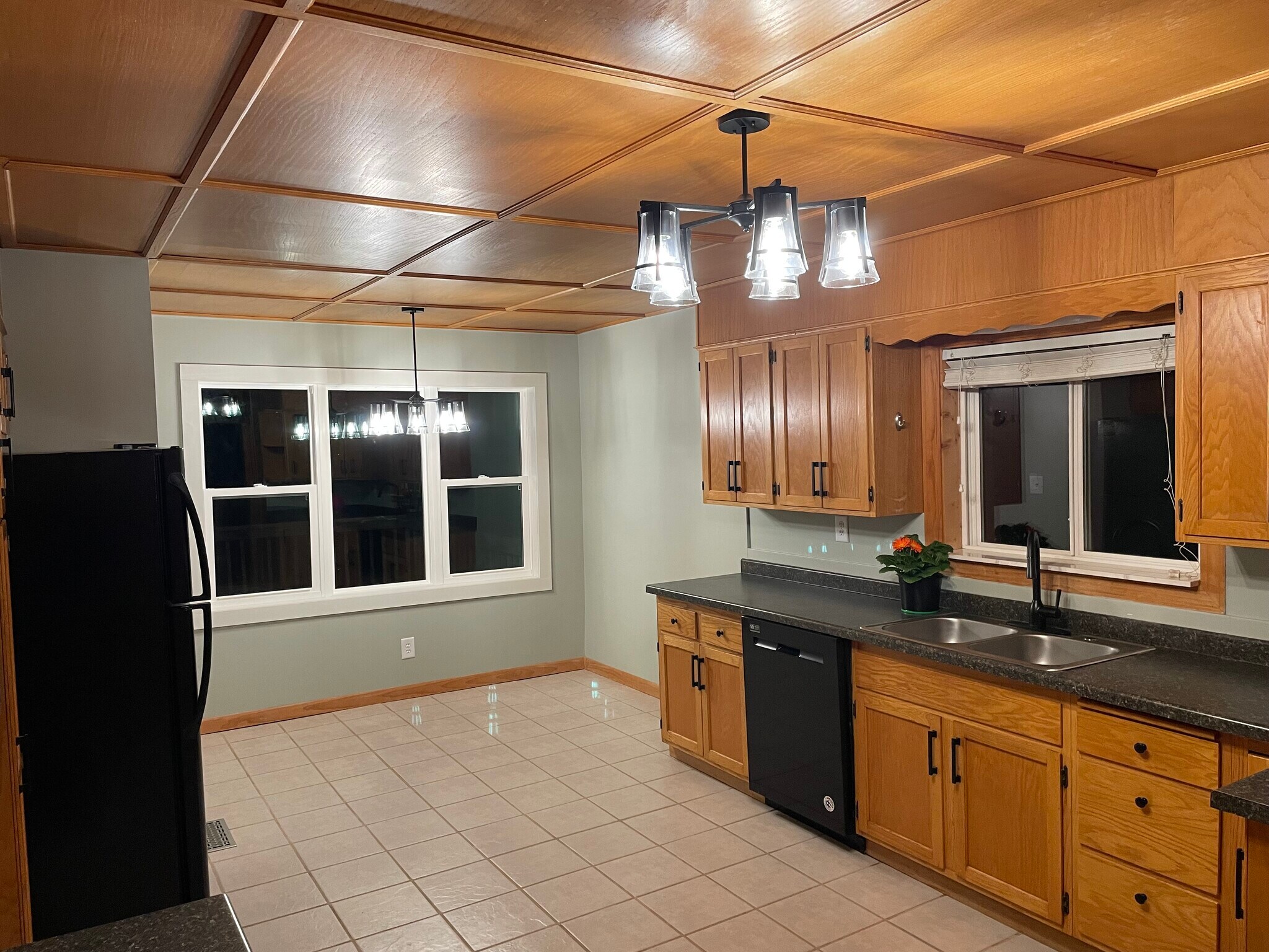 Building Photo - 5185 Samuelson Rd