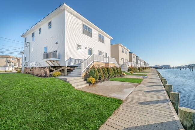 Building Photo - 2818 Ocean Ave