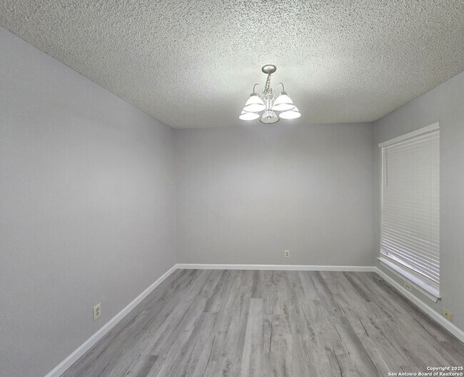 Building Photo - 5507 Roanwood